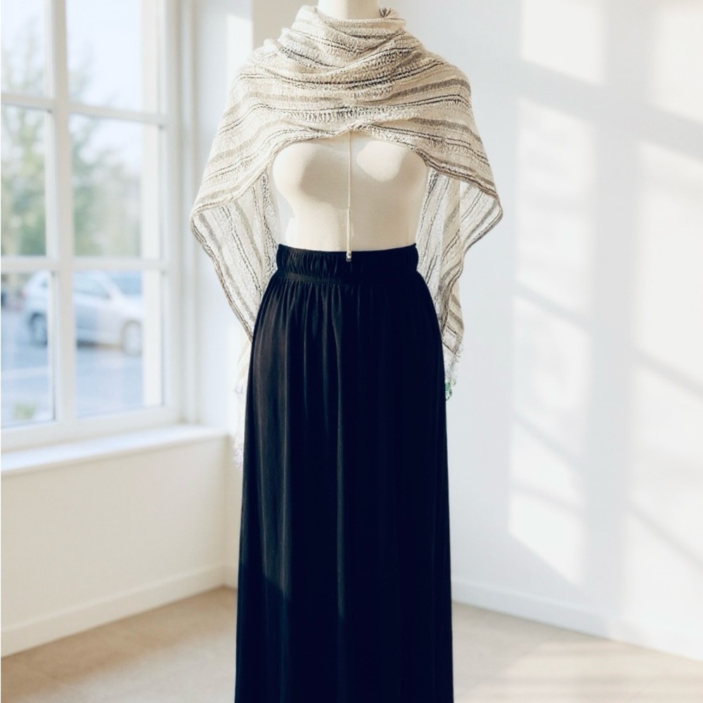 Express Women’s Navy Blue Pleated Satin Maxi Skirt - XS, New (Never Worn) - Picture 2 of 4